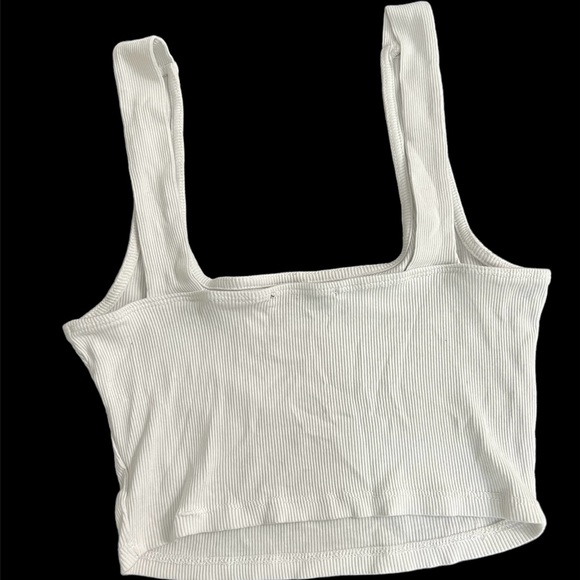 Plain white crop top - Picture 2 of 3